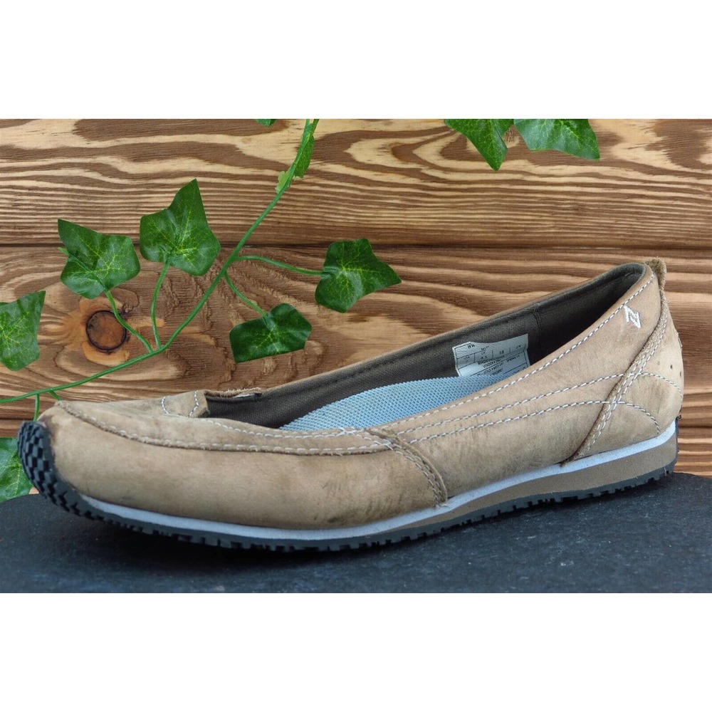Eddie Bauer Size 7 M Brown Round‎ Toe Flat Leather Women